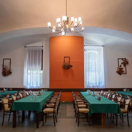 Hotel Club Vranovská Ves Extérieur photo