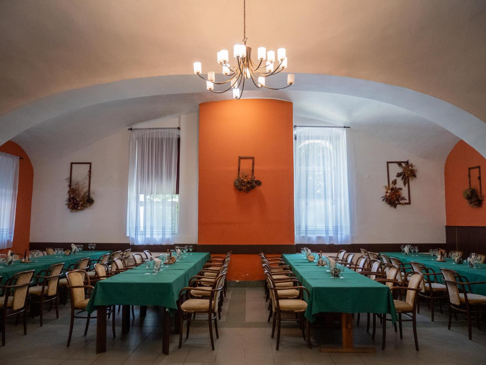 Hotel Club Vranovská Ves Extérieur photo