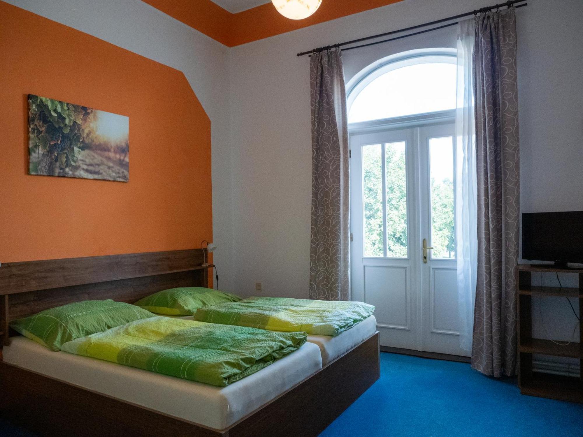 Hotel Club Vranovská Ves Extérieur photo