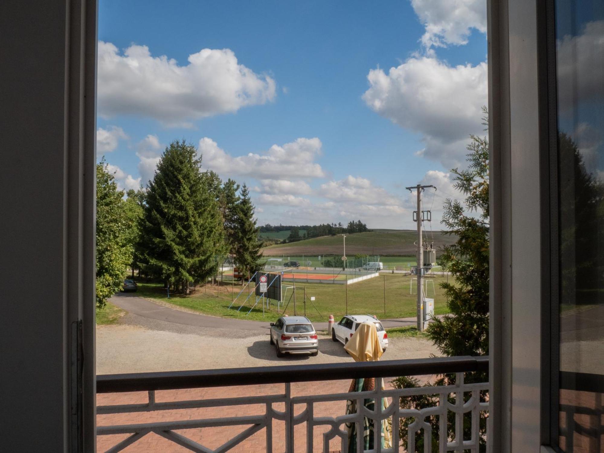 Hotel Club Vranovská Ves Extérieur photo