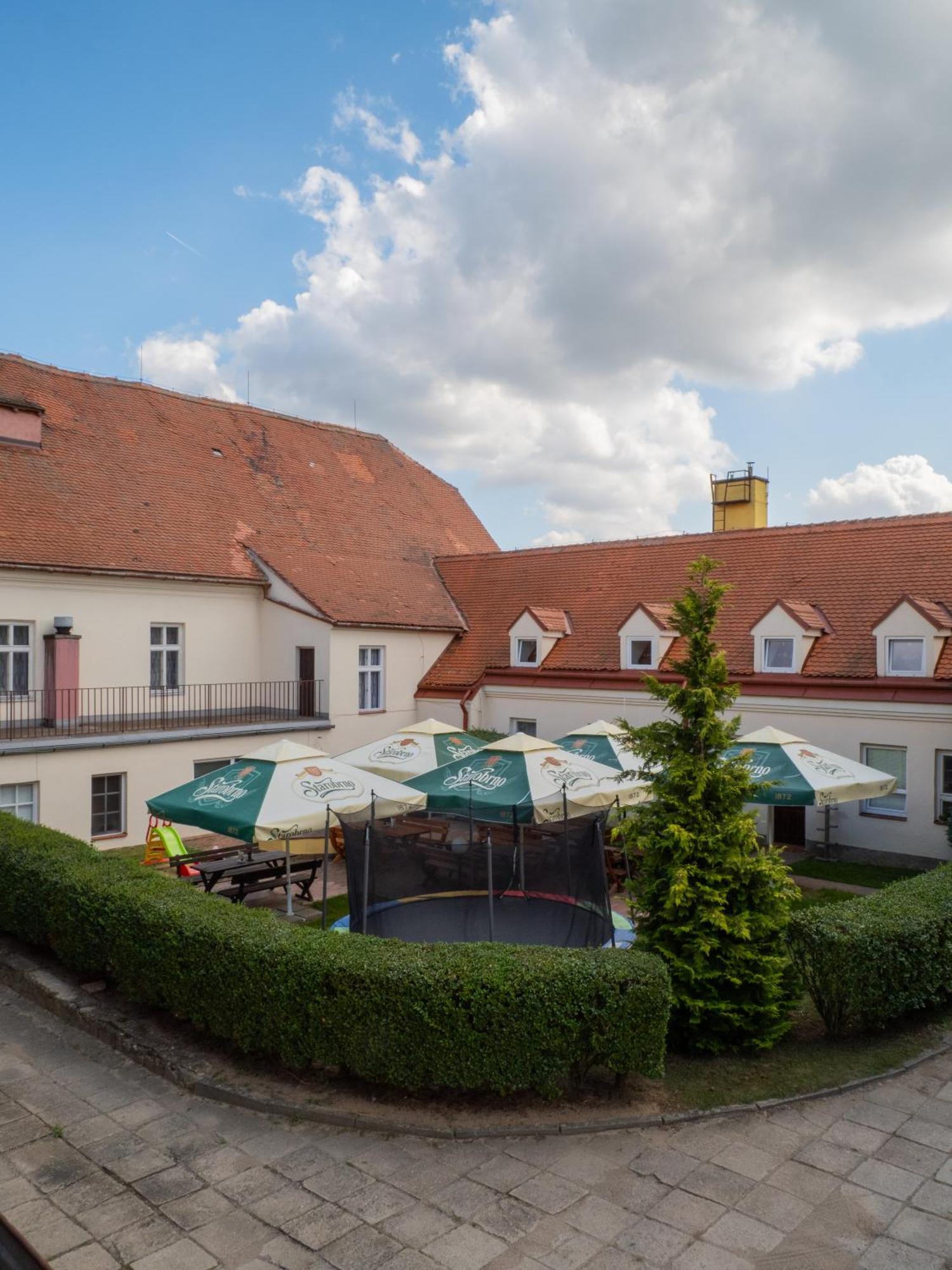 Hotel Club Vranovská Ves Extérieur photo