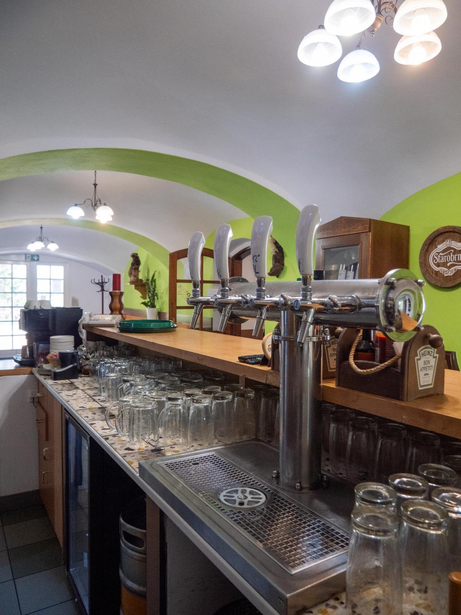 Hotel Club Vranovská Ves Extérieur photo
