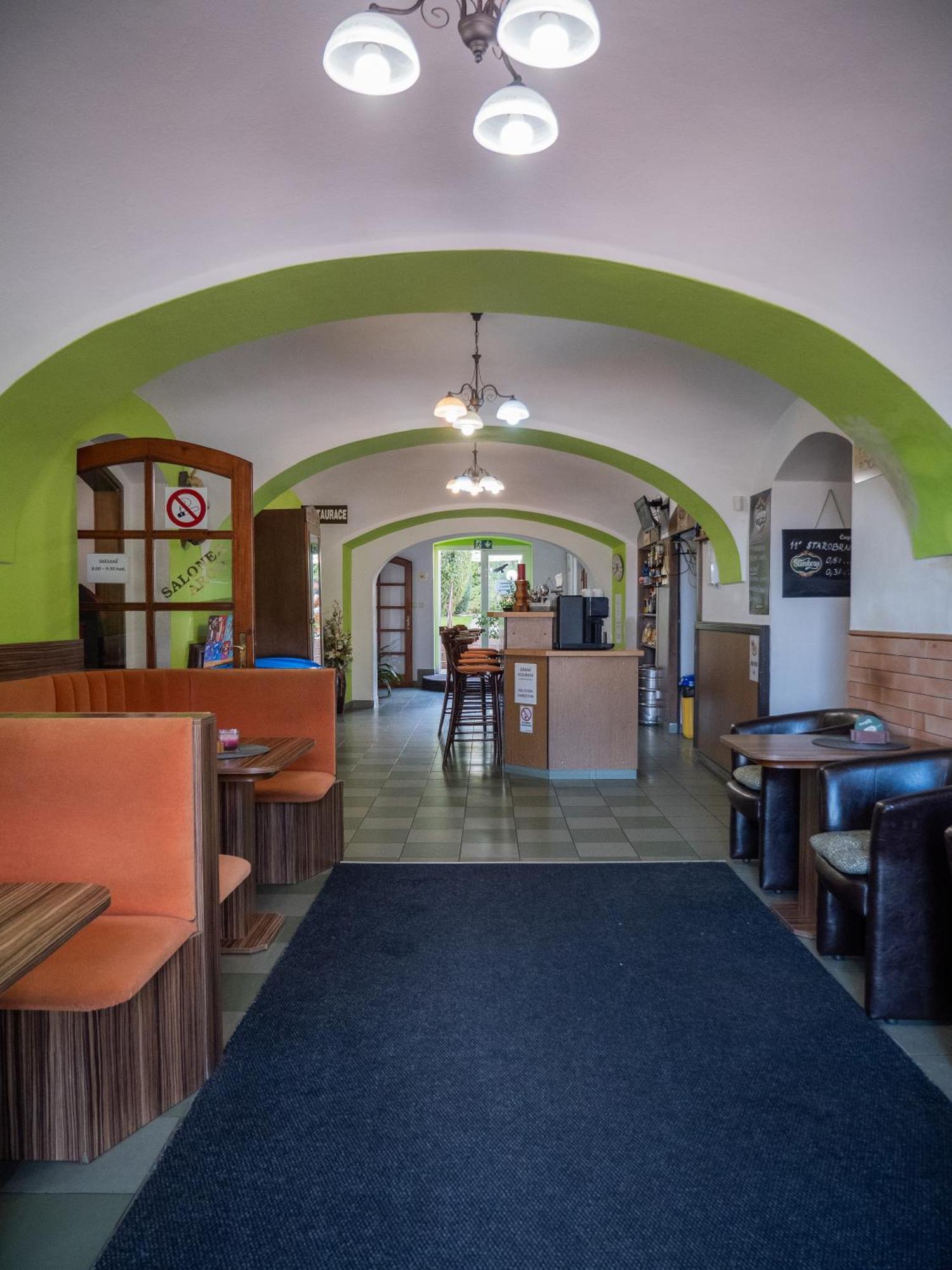Hotel Club Vranovská Ves Extérieur photo