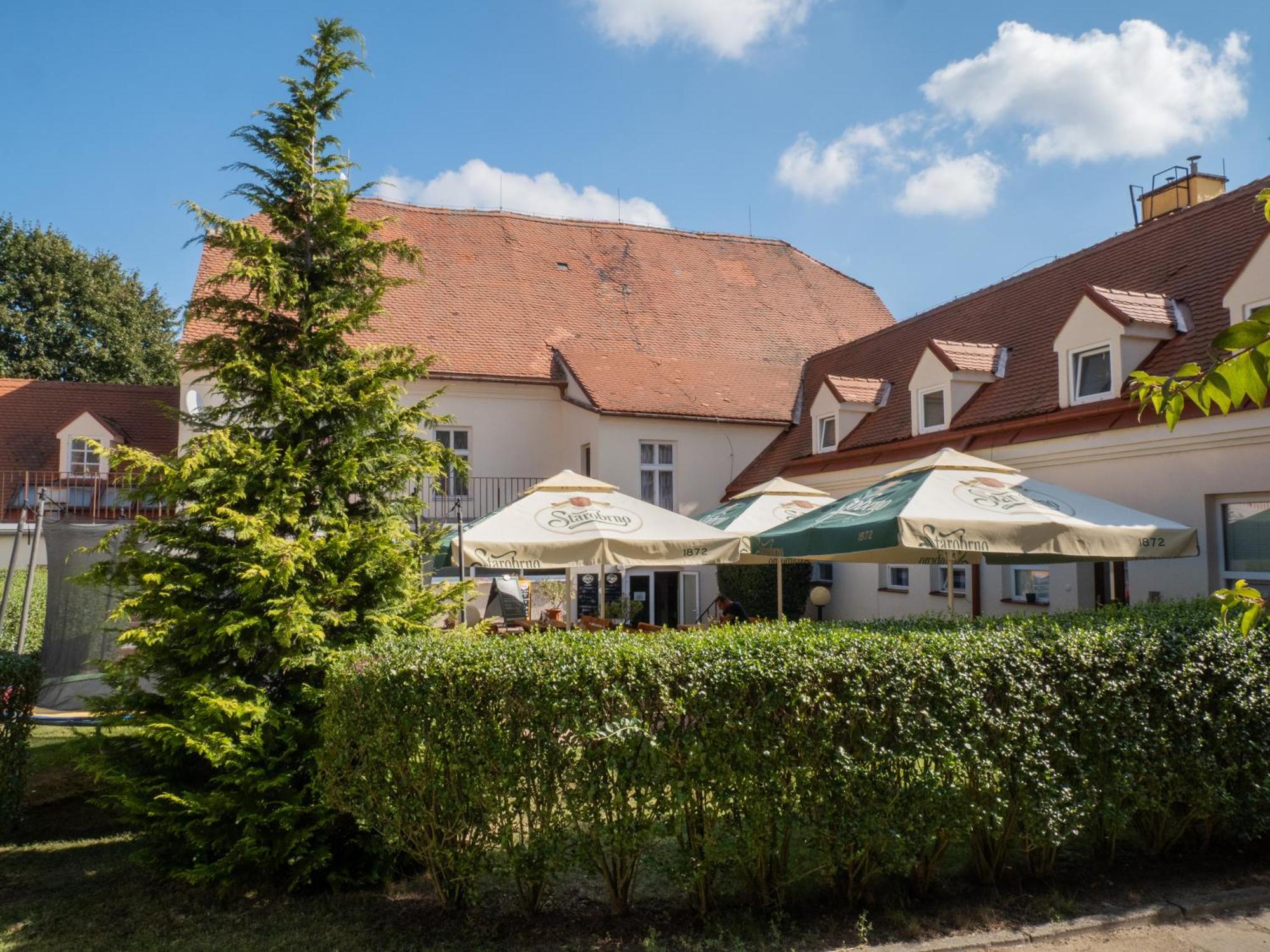 Hotel Club Vranovská Ves Extérieur photo