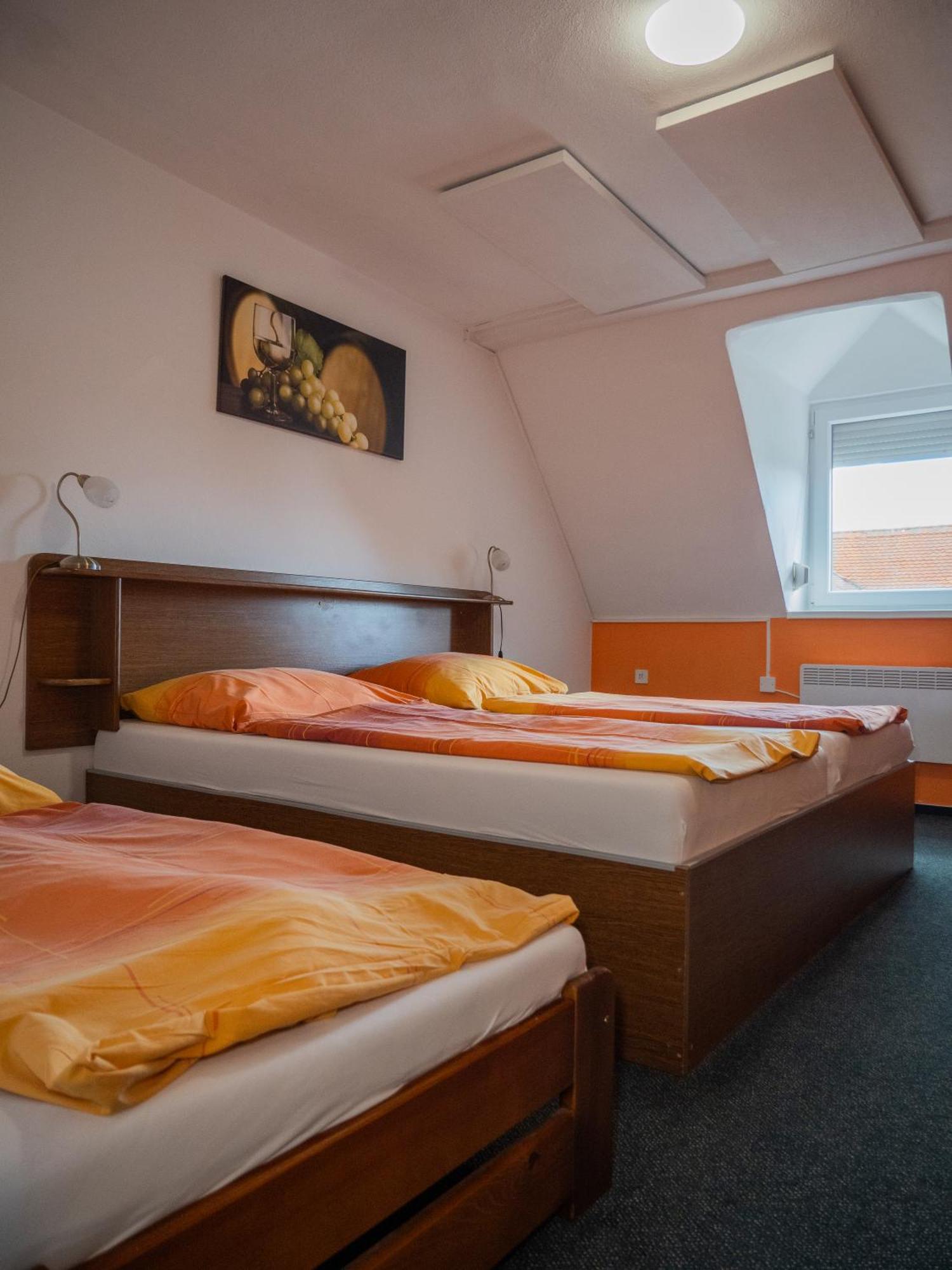 Hotel Club Vranovská Ves Extérieur photo