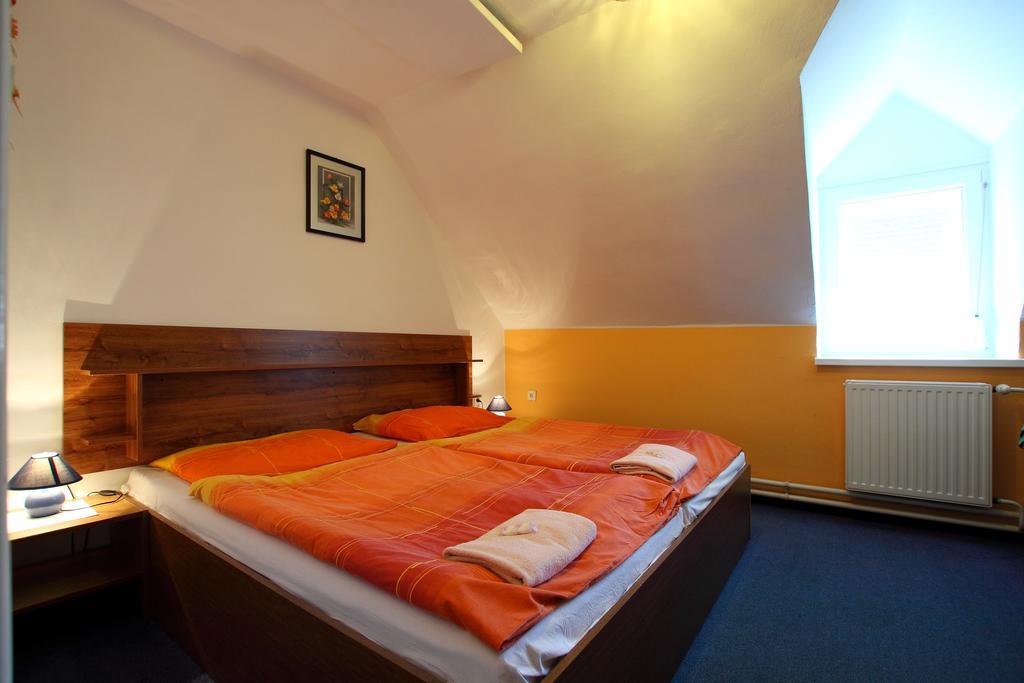 Hotel Club Vranovská Ves Extérieur photo