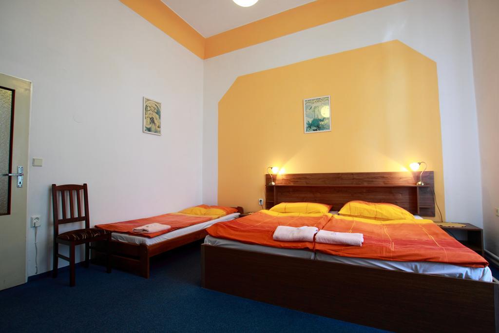 Hotel Club Vranovská Ves Extérieur photo